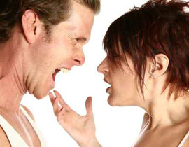 دبلوماسي اوكراني صفع مضيفة طيران لانها تجاهلته! صورة رقم 1