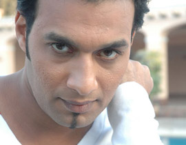 والد المصمم محمد داغر يتهم فلول نظام مبارك باغتيال نجله!! صورة رقم 1