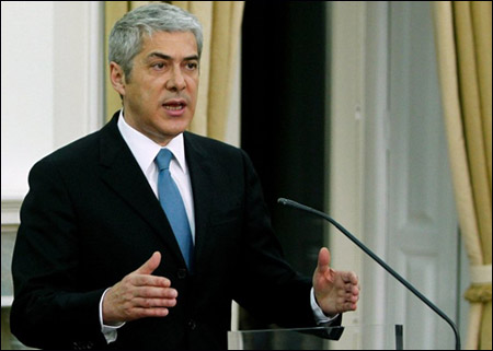 بعد مقاومة لاشهر.. البرتغال تطلب مساعدة مالية من الاتحاد الاوروبي صورة رقم 1 بعد مقاومة لاشهر.. البرتغال تطلب مساعدة مالية من الاتحاد الاوروبي صورة رقم 1