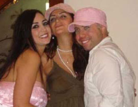 ايلي باسيل يفقد هاتفه الخلوي الذي يحوي فضائح لفنانين وسياسيين صورة رقم 1 ايلي باسيل يفقد هاتفه الخلوي الذي يحوي فضائح لفنانين وسياسيين صورة رقم 1