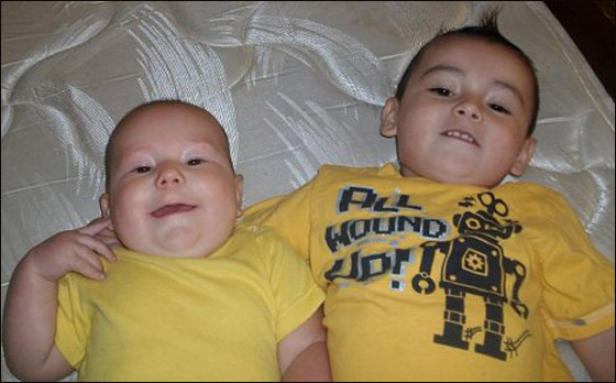 قتل ابنيه بدم بارد.. وارسل صور الجريمة لزوجته السابقة!! صورة رقم 2 قتل ابنيه بدم بارد.. وارسل صور الجريمة لزوجته السابقة!! صورة رقم 2