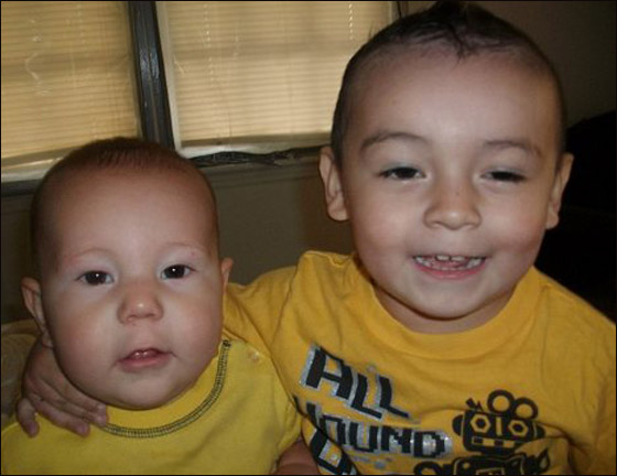 قتل ابنيه بدم بارد.. وارسل صور الجريمة لزوجته السابقة!! صورة رقم 3 قتل ابنيه بدم بارد.. وارسل صور الجريمة لزوجته السابقة!! صورة رقم 3