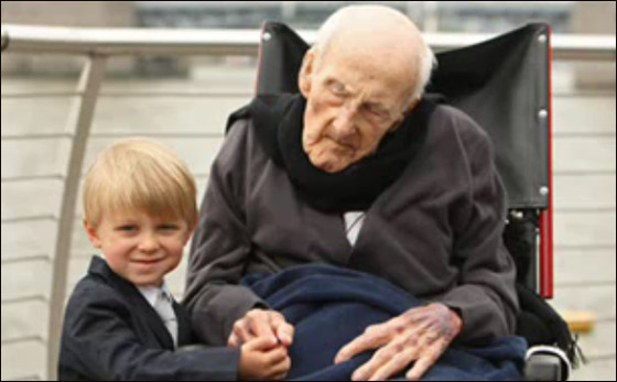 وفاة اكبر رجل معمر في العالم عن عمر يناهز 114 سنة!!  صورة رقم 1