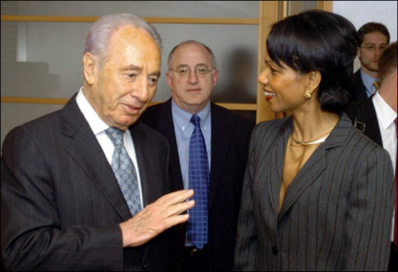 كونداليزا رايس.. من السياسة الى تمثيل الكوميديا؟!   صورة رقم 3