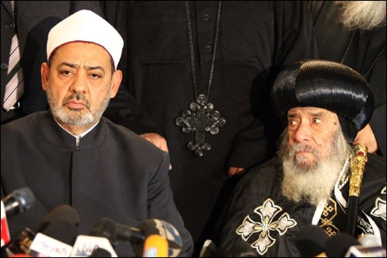 شيخ الازهر يفتتح كنيسة الشهيدين بهتافات شيخ الازهر يفتتح كنيسة الشهيدين بهتافات