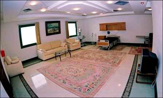 مبارك يرفض مغادرة المستشفى خشية زجه في السجن!! صورة رقم 2 مبارك يرفض مغادرة المستشفى خشية زجه في السجن!! صورة رقم 2