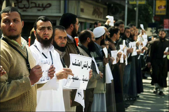 مسيرة سلفية احتجاجا على دفن مبارك في مسجد النور لانه كافر صورة رقم 6 مسيرة سلفية احتجاجا على دفن مبارك في مسجد النور لانه كافر صورة رقم 6