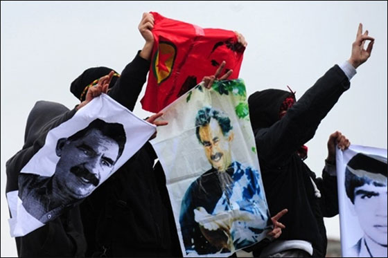 احتجاجات في اسطنبول بعد استبعاد 12 مرشحا كرديا من خوض الانتخابات صورة رقم 9 احتجاجات في اسطنبول بعد استبعاد 12 مرشحا كرديا من خوض الانتخابات صورة رقم 9