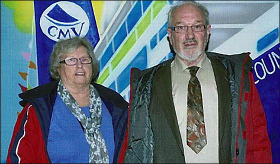 مسعفون يلقون بعجوز 73 عاما بمياه المحيط الجليدي.. بالخطا صورة رقم 5 مسعفون يلقون بعجوز 73 عاما بمياه المحيط الجليدي.. بالخطا صورة رقم 5