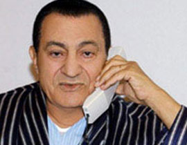 حالة عصبية تنتاب حسني مبارك بعد محاولة احد الاطباء تصويره! صورة رقم 1 حالة عصبية تنتاب حسني مبارك بعد محاولة احد الاطباء تصويره! صورة رقم 1