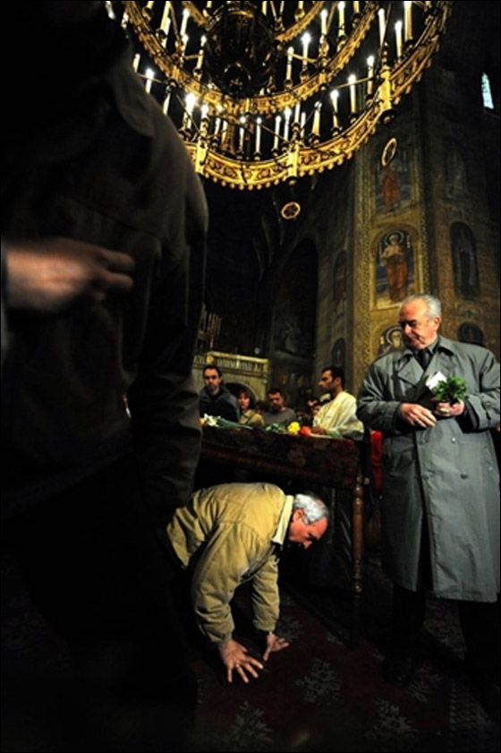 بالصور.. مسلسلات اون لاين ينقل لكم احتفالات الجمعة العظيمة حول العالم!! صورة رقم 6 بالصور.. مسلسلات اون لاين ينقل لكم احتفالات الجمعة العظيمة حول العالم!! صورة رقم 6