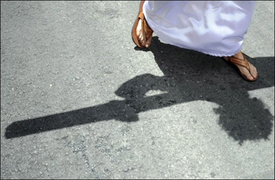 بالصور.. مسلسلات اون لاين ينقل لكم احتفالات الجمعة العظيمة حول العالم!! صورة رقم 10 بالصور.. مسلسلات اون لاين ينقل لكم احتفالات الجمعة العظيمة حول العالم!! صورة رقم 10