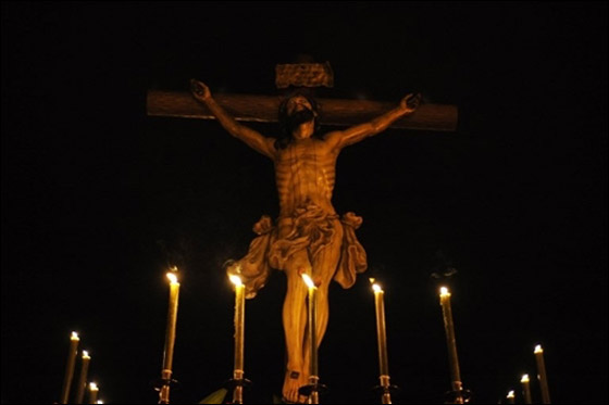 بالصور.. مسلسلات اون لاين ينقل لكم احتفالات الجمعة العظيمة حول العالم!! صورة رقم 9 بالصور.. مسلسلات اون لاين ينقل لكم احتفالات الجمعة العظيمة حول العالم!! صورة رقم 9