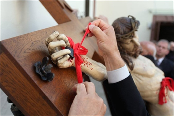 بالصور.. مسلسلات اون لاين ينقل لكم احتفالات الجمعة العظيمة حول العالم!! صورة رقم 31 بالصور.. مسلسلات اون لاين ينقل لكم احتفالات الجمعة العظيمة حول العالم!! صورة رقم 31