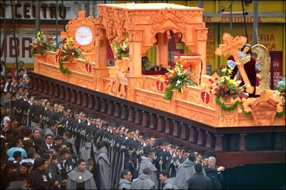 بالصور.. مسلسلات اون لاين ينقل لكم احتفالات الجمعة العظيمة حول العالم!! صورة رقم 50 بالصور.. مسلسلات اون لاين ينقل لكم احتفالات الجمعة العظيمة حول العالم!! صورة رقم 50