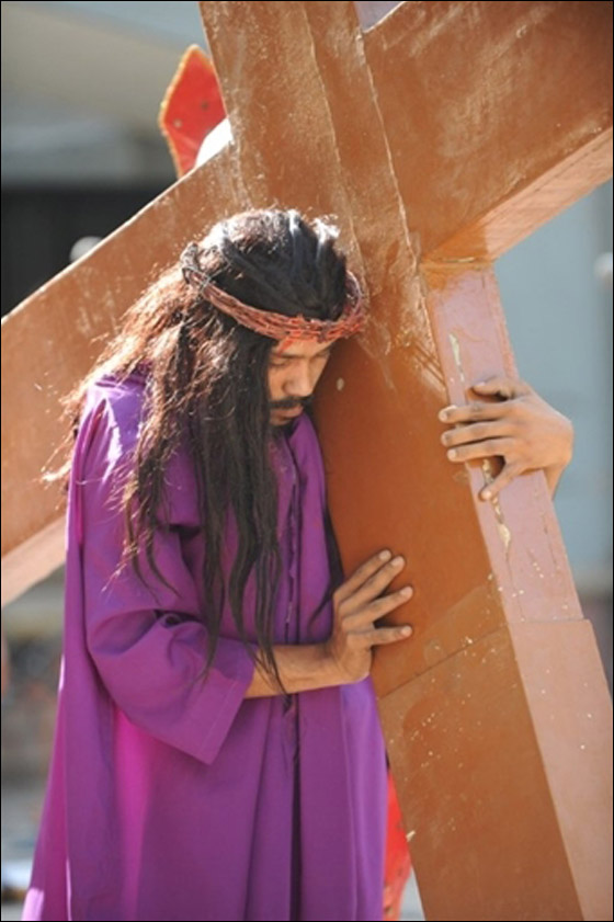 بالصور.. مسلسلات اون لاين ينقل لكم احتفالات الجمعة العظيمة حول العالم!! صورة رقم 64 بالصور.. مسلسلات اون لاين ينقل لكم احتفالات الجمعة العظيمة حول العالم!! صورة رقم 64