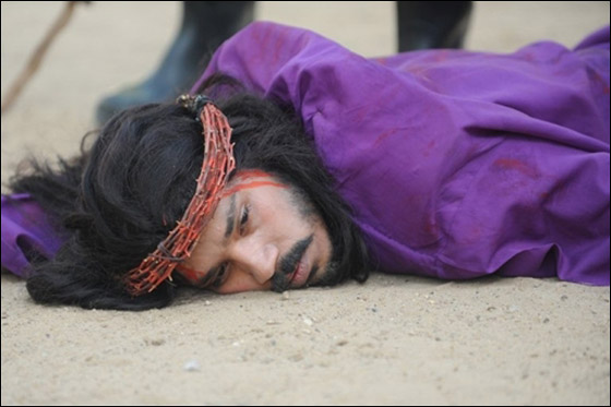 بالصور.. مسلسلات اون لاين ينقل لكم احتفالات الجمعة العظيمة حول العالم!! صورة رقم 68 بالصور.. مسلسلات اون لاين ينقل لكم احتفالات الجمعة العظيمة حول العالم!! صورة رقم 68