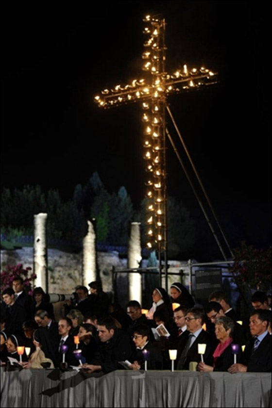 بالصور.. مسلسلات اون لاين ينقل لكم احتفالات الجمعة العظيمة حول العالم!! صورة رقم 70 بالصور.. مسلسلات اون لاين ينقل لكم احتفالات الجمعة العظيمة حول العالم!! صورة رقم 70