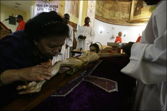 بالصور.. مسلسلات اون لاين ينقل لكم احتفالات الجمعة العظيمة حول العالم!! صورة رقم 78 بالصور.. مسلسلات اون لاين ينقل لكم احتفالات الجمعة العظيمة حول العالم!! صورة رقم 78