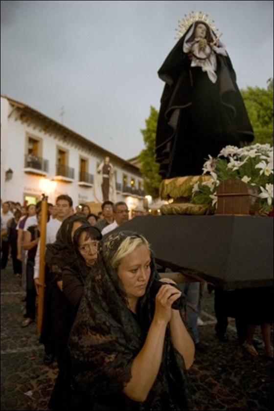 بالصور.. مسلسلات اون لاين ينقل لكم احتفالات الجمعة العظيمة حول العالم!! صورة رقم 91 بالصور.. مسلسلات اون لاين ينقل لكم احتفالات الجمعة العظيمة حول العالم!! صورة رقم 91
