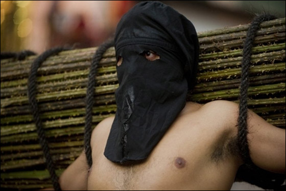 بالصور.. مسلسلات اون لاين ينقل لكم احتفالات الجمعة العظيمة حول العالم!! صورة رقم 94 بالصور.. مسلسلات اون لاين ينقل لكم احتفالات الجمعة العظيمة حول العالم!! صورة رقم 94