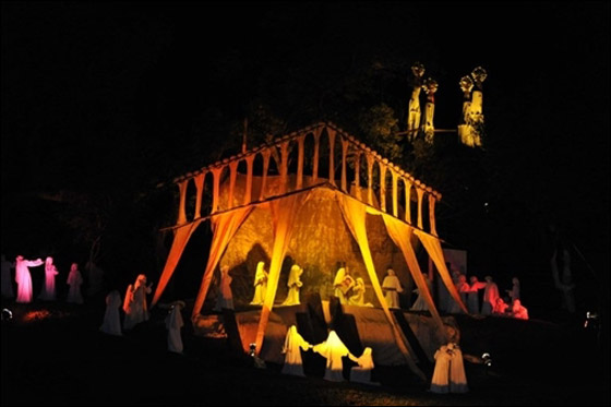 بالصور.. مسلسلات اون لاين ينقل لكم احتفالات الجمعة العظيمة حول العالم!! صورة رقم 117 بالصور.. مسلسلات اون لاين ينقل لكم احتفالات الجمعة العظيمة حول العالم!! صورة رقم 117