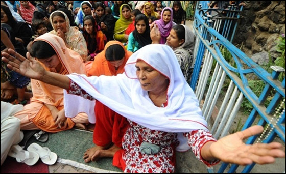 بالصور.. مسلسلات اون لاين ينقل لكم احتفالات الجمعة العظيمة حول العالم!! صورة رقم 102 بالصور.. مسلسلات اون لاين ينقل لكم احتفالات الجمعة العظيمة حول العالم!! صورة رقم 102