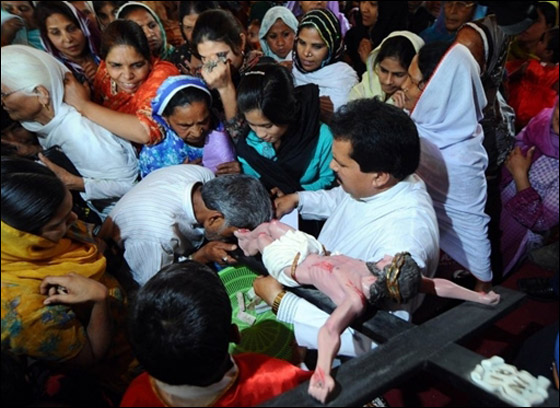 بالصور.. مسلسلات اون لاين ينقل لكم احتفالات الجمعة العظيمة حول العالم!! صورة رقم 104 بالصور.. مسلسلات اون لاين ينقل لكم احتفالات الجمعة العظيمة حول العالم!! صورة رقم 104