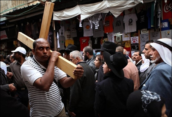 بالصور.. مسلسلات اون لاين ينقل لكم احتفالات الجمعة العظيمة حول العالم!! صورة رقم 115 بالصور.. مسلسلات اون لاين ينقل لكم احتفالات الجمعة العظيمة حول العالم!! صورة رقم 115