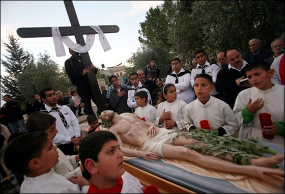 بالصور.. مسلسلات اون لاين ينقل لكم احتفالات الجمعة العظيمة حول العالم!! صورة رقم 112 بالصور.. مسلسلات اون لاين ينقل لكم احتفالات الجمعة العظيمة حول العالم!! صورة رقم 112