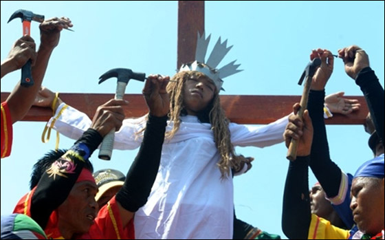 بالصور.. مسلسلات اون لاين ينقل لكم احتفالات الجمعة العظيمة حول العالم!! صورة رقم 140 بالصور.. مسلسلات اون لاين ينقل لكم احتفالات الجمعة العظيمة حول العالم!! صورة رقم 140