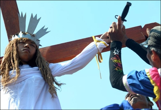 بالصور.. مسلسلات اون لاين ينقل لكم احتفالات الجمعة العظيمة حول العالم!! صورة رقم 124 بالصور.. مسلسلات اون لاين ينقل لكم احتفالات الجمعة العظيمة حول العالم!! صورة رقم 124