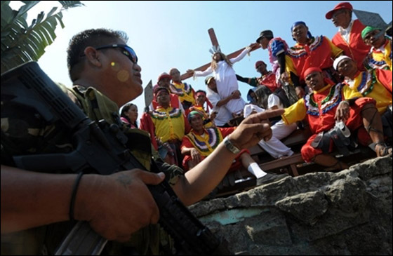 بالصور.. مسلسلات اون لاين ينقل لكم احتفالات الجمعة العظيمة حول العالم!! صورة رقم 125 بالصور.. مسلسلات اون لاين ينقل لكم احتفالات الجمعة العظيمة حول العالم!! صورة رقم 125