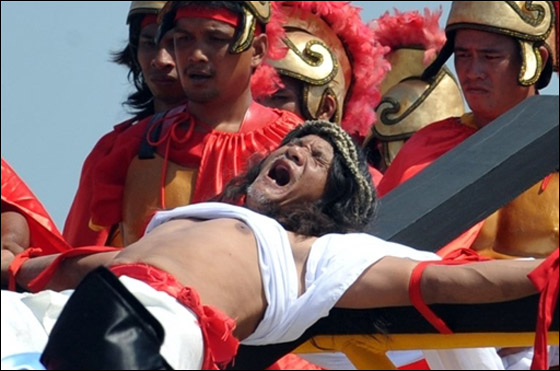 بالصور.. مسلسلات اون لاين ينقل لكم احتفالات الجمعة العظيمة حول العالم!! صورة رقم 143 بالصور.. مسلسلات اون لاين ينقل لكم احتفالات الجمعة العظيمة حول العالم!! صورة رقم 143