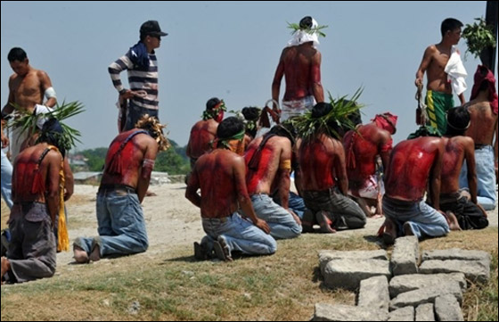 بالصور.. مسلسلات اون لاين ينقل لكم احتفالات الجمعة العظيمة حول العالم!! صورة رقم 137 بالصور.. مسلسلات اون لاين ينقل لكم احتفالات الجمعة العظيمة حول العالم!! صورة رقم 137