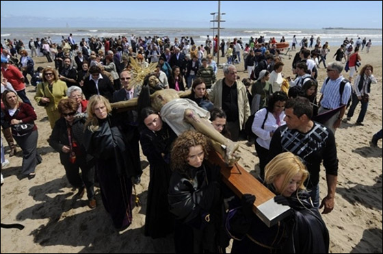 بالصور.. مسلسلات اون لاين ينقل لكم احتفالات الجمعة العظيمة حول العالم!! صورة رقم 159 بالصور.. مسلسلات اون لاين ينقل لكم احتفالات الجمعة العظيمة حول العالم!! صورة رقم 159