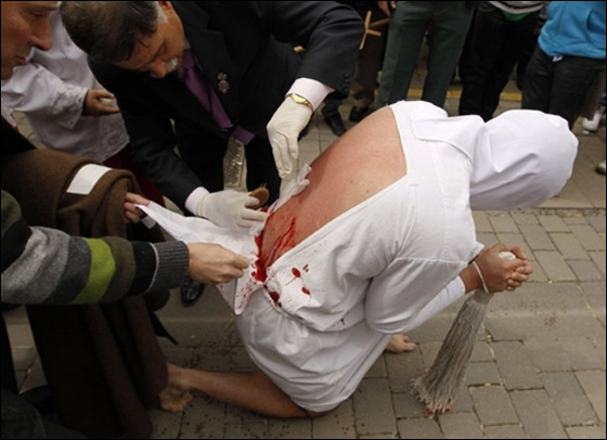 بالصور.. مسلسلات اون لاين ينقل لكم احتفالات الجمعة العظيمة حول العالم!! صورة رقم 160 بالصور.. مسلسلات اون لاين ينقل لكم احتفالات الجمعة العظيمة حول العالم!! صورة رقم 160