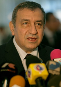 رئيس الوزراء المصري يصر على دفع مخالفة مرورية نفذها نجله!! صورة رقم 1 رئيس الوزراء المصري يصر على دفع مخالفة مرورية نفذها نجله!! صورة رقم 1