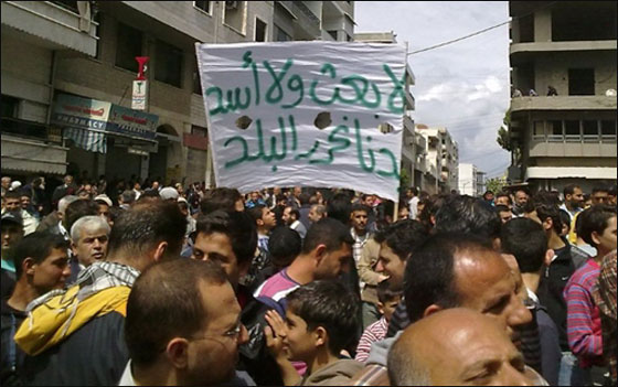 مقتل اكثر من 70 متظاهر في الجمعة العظيمة بسوريا والعالم قلق صورة رقم 3 مقتل اكثر من 70 متظاهر في الجمعة العظيمة بسوريا والعالم قلق صورة رقم 3