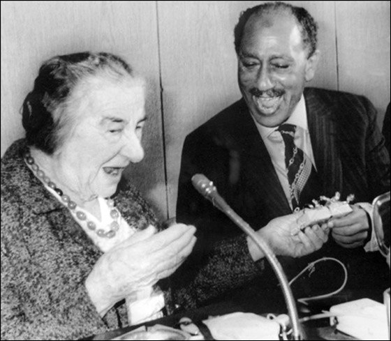 جدل في مصر بعد الكشف عن شراء اسرائيل طائرة السادات!! صورة رقم 13 جدل في مصر بعد الكشف عن شراء اسرائيل طائرة السادات!! صورة رقم 13