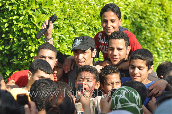 حماده هلال وسعد الصغير وابو الشيخ ونور العربي يغنون للأيتام صورة رقم 8 حماده هلال وسعد الصغير وابو الشيخ ونور العربي يغنون للأيتام صورة رقم 8