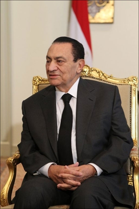 السلطات المصرية تأمر بنقل مبارك إلى مستشفى عسكري في القاهرة صورة رقم 8 السلطات المصرية تأمر بنقل مبارك إلى مستشفى عسكري في القاهرة صورة رقم 8