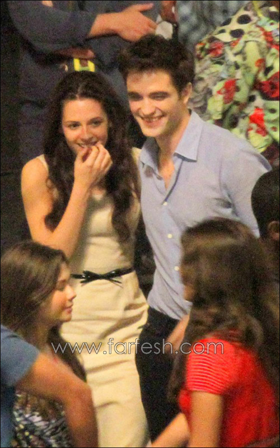 بالصور.. مشاهد مثيرة خلال تصوير فيلم Breaking Dawn!  صورة رقم 10