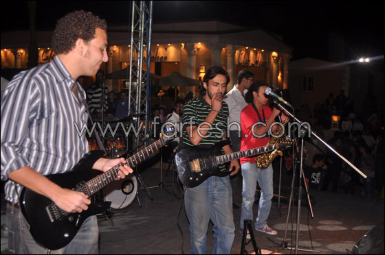 بالصور.. الدعوة المجانية جذبت عشرة الاف شخص لكرنفال الحرية صورة رقم 11 بالصور.. الدعوة المجانية جذبت عشرة الاف شخص لكرنفال الحرية صورة رقم 11