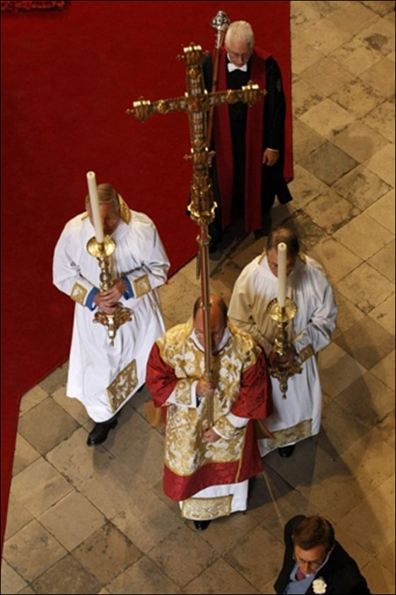 ما هي الكلمات التي تبادلها الامير وكايت على شرفة قصر بكنغهام؟ صورة رقم 13