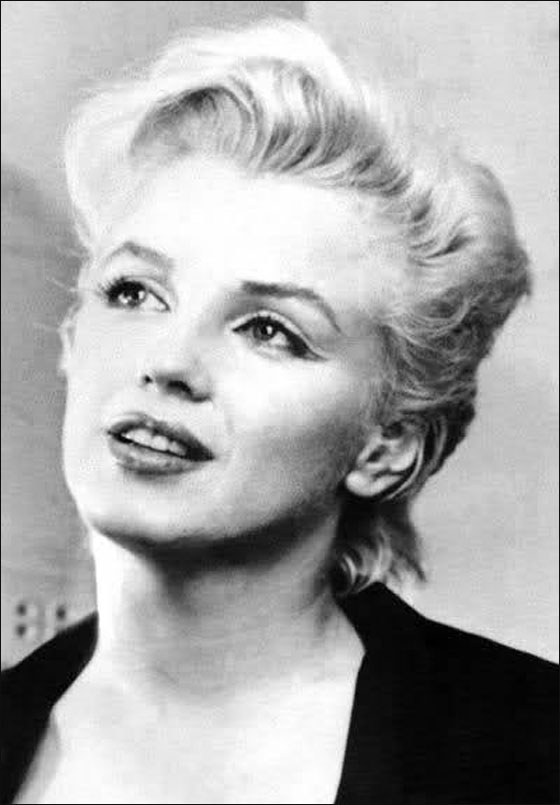 ليلة مارلين مونرو الاخيرة كانت مع زعيم عصابات مغرمة فيه!  صورة رقم 2