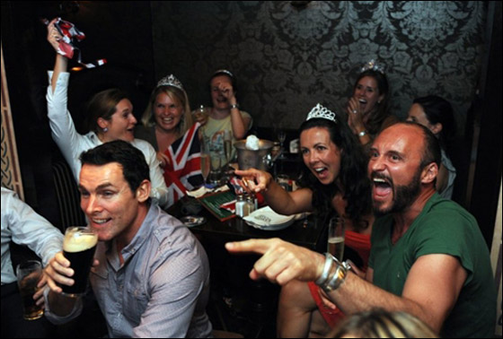 مسلسلات اون لاين ينقل لكم بالصور أجواء الزفاف الملكي حول العالم!!   صورة رقم 12