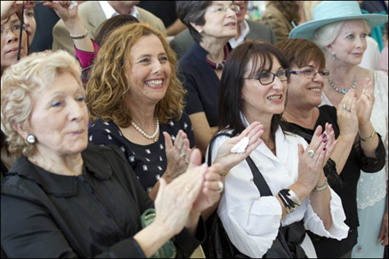 مسلسلات اون لاين ينقل لكم بالصور أجواء الزفاف الملكي حول العالم!!   صورة رقم 37