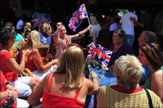 مسلسلات اون لاين ينقل لكم بالصور أجواء الزفاف الملكي حول العالم!!   صورة رقم 34