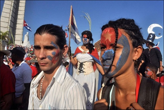 مسلسلات اون لاين ينقل لكم صور لعمال العالم يتظاهرون بذكرى الاول من ايار   صورة رقم 23